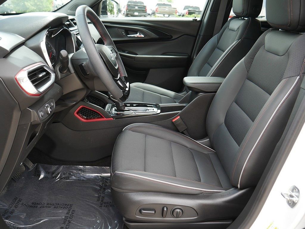 Used 2021 Chevrolet TrailBlazer RS w/ Sun and Liftgate Package AWD/4WD image 10