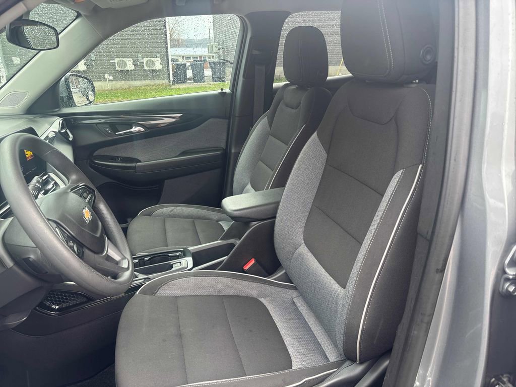 Used 2025 Chevrolet TrailBlazer LT image 12