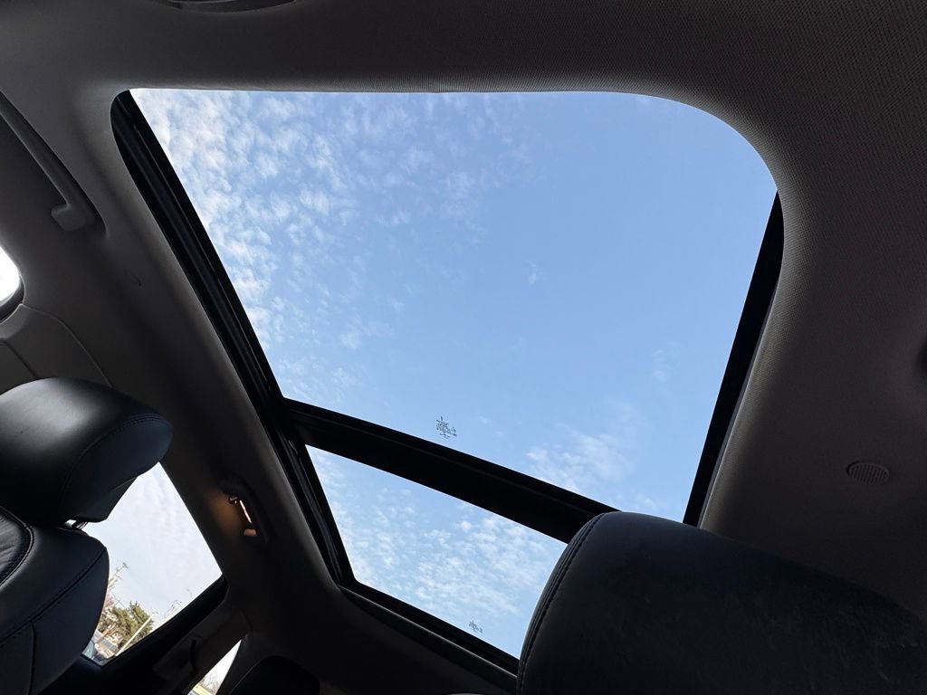 Used 2022 Lincoln Nautilus Reserve w/ Equipment Group 202A image 23