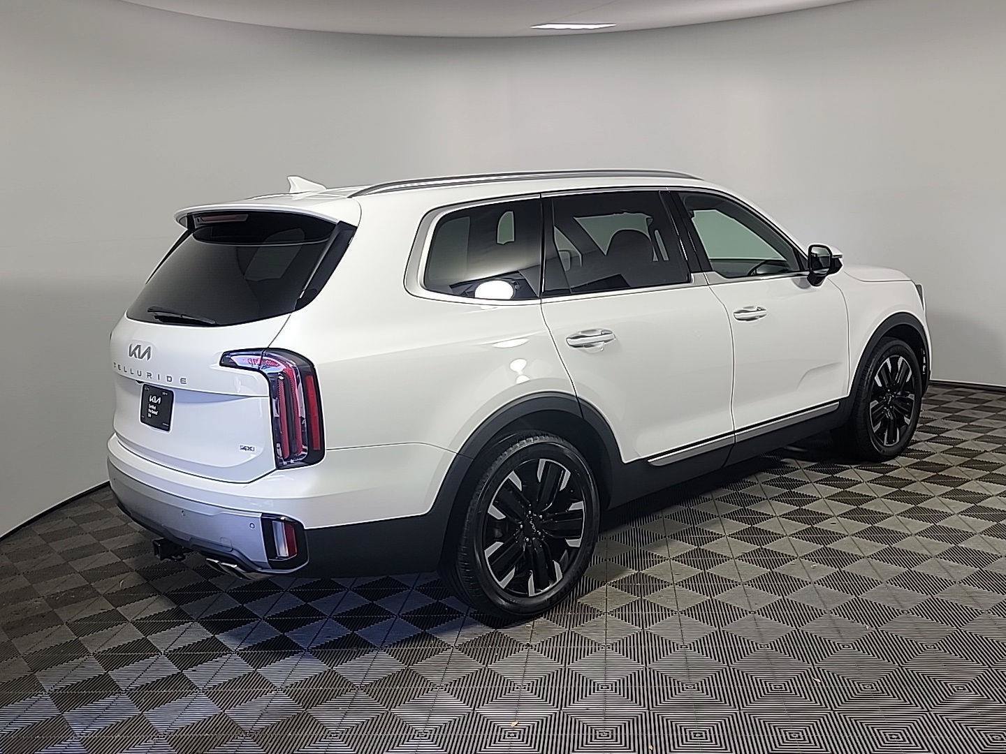 Used 2023 Kia Telluride SX Prestige AWD/4WD image 4