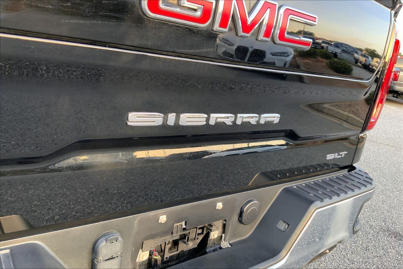 Used 2023 GMC Sierra 1500 SLT w/ SLT Premium Package AWD/4WD image 30