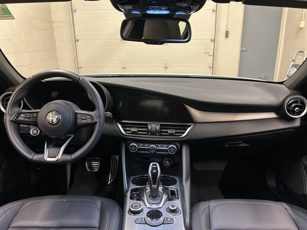 Used 2024 Alfa Romeo Giulia Ti AWD/4WD image 18