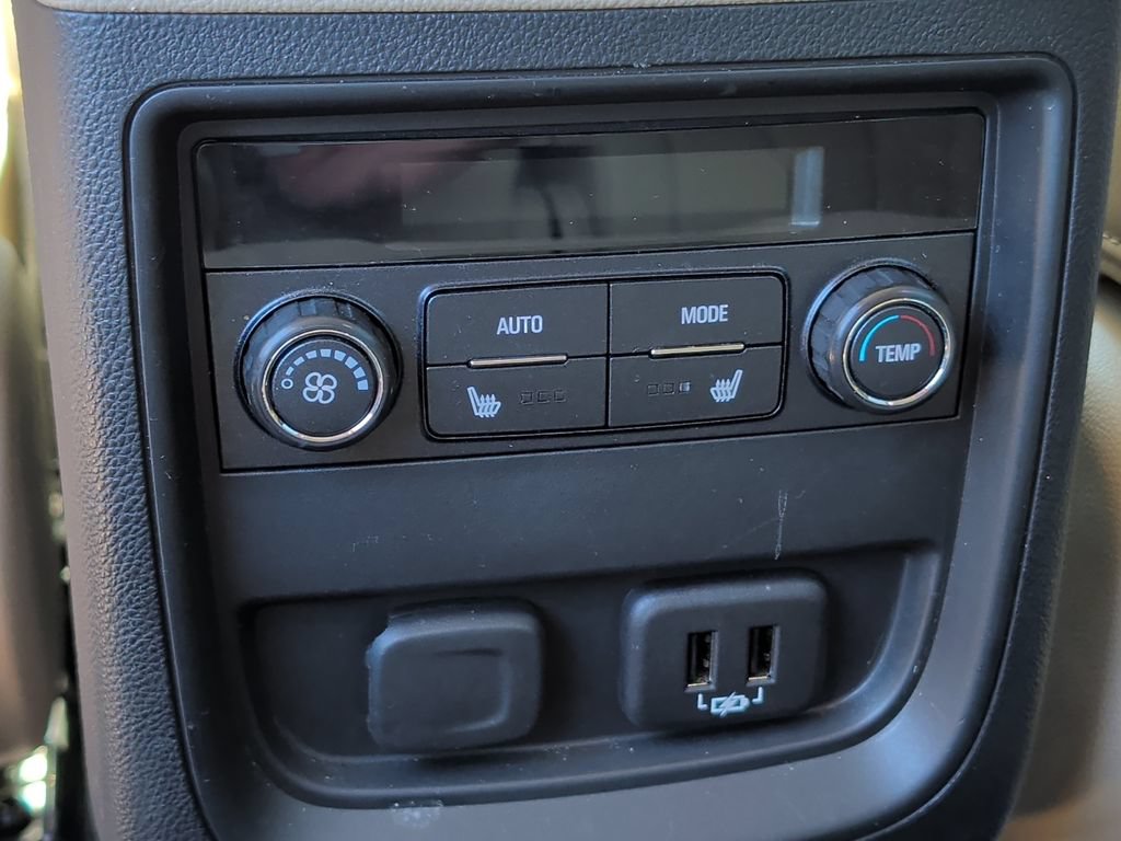 Used 2020 Buick Envision Essence AWD/4WD image 32