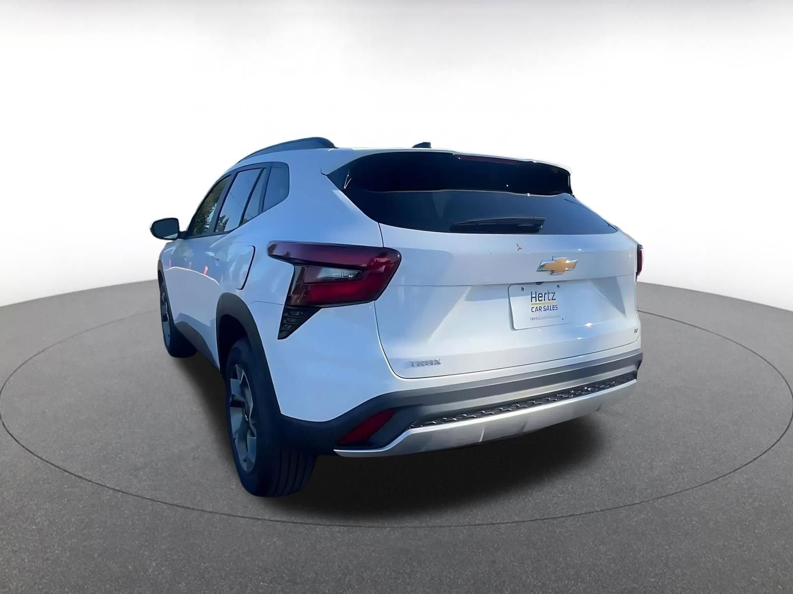 Used 2025 Chevrolet Trax LT image 11