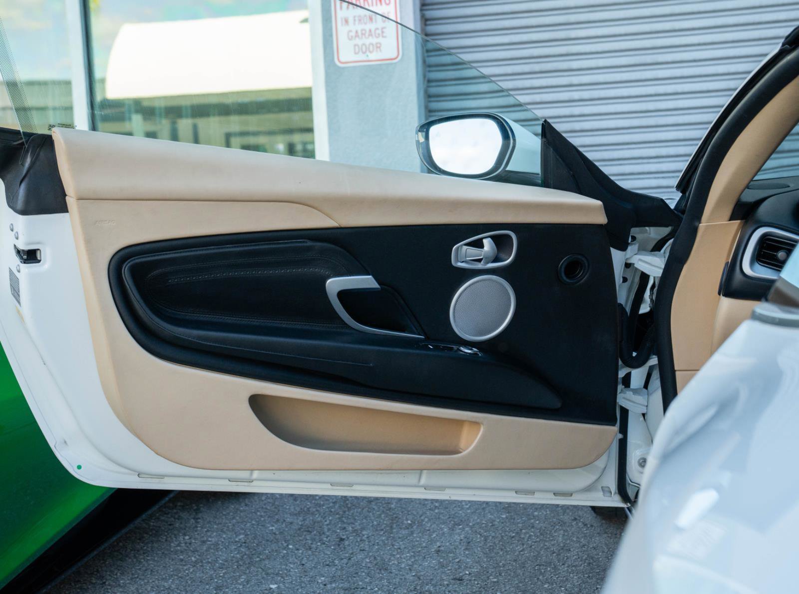 Used 2019 Aston Martin DB11 Volante image 22