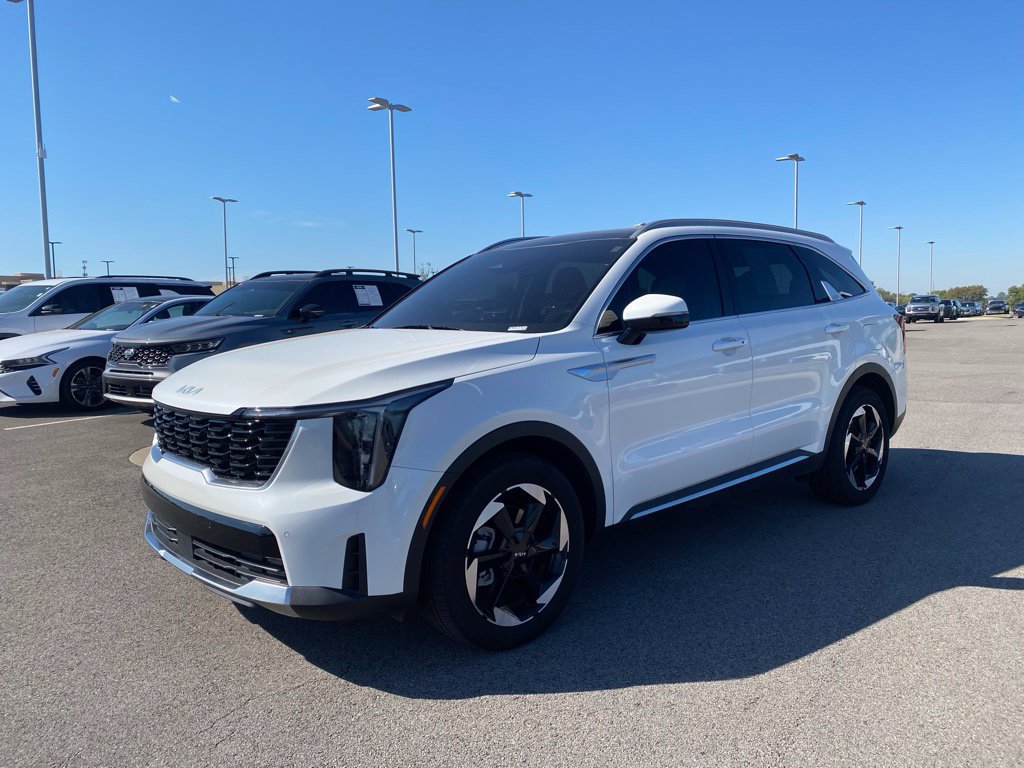Certified 2025 Kia Sorento EX w/ EX Panoramic Sunroof Package FWD image 3
