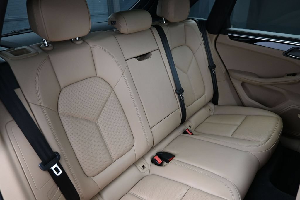 Certified 2023 Porsche Macan Turbo AWD/4WD image 26