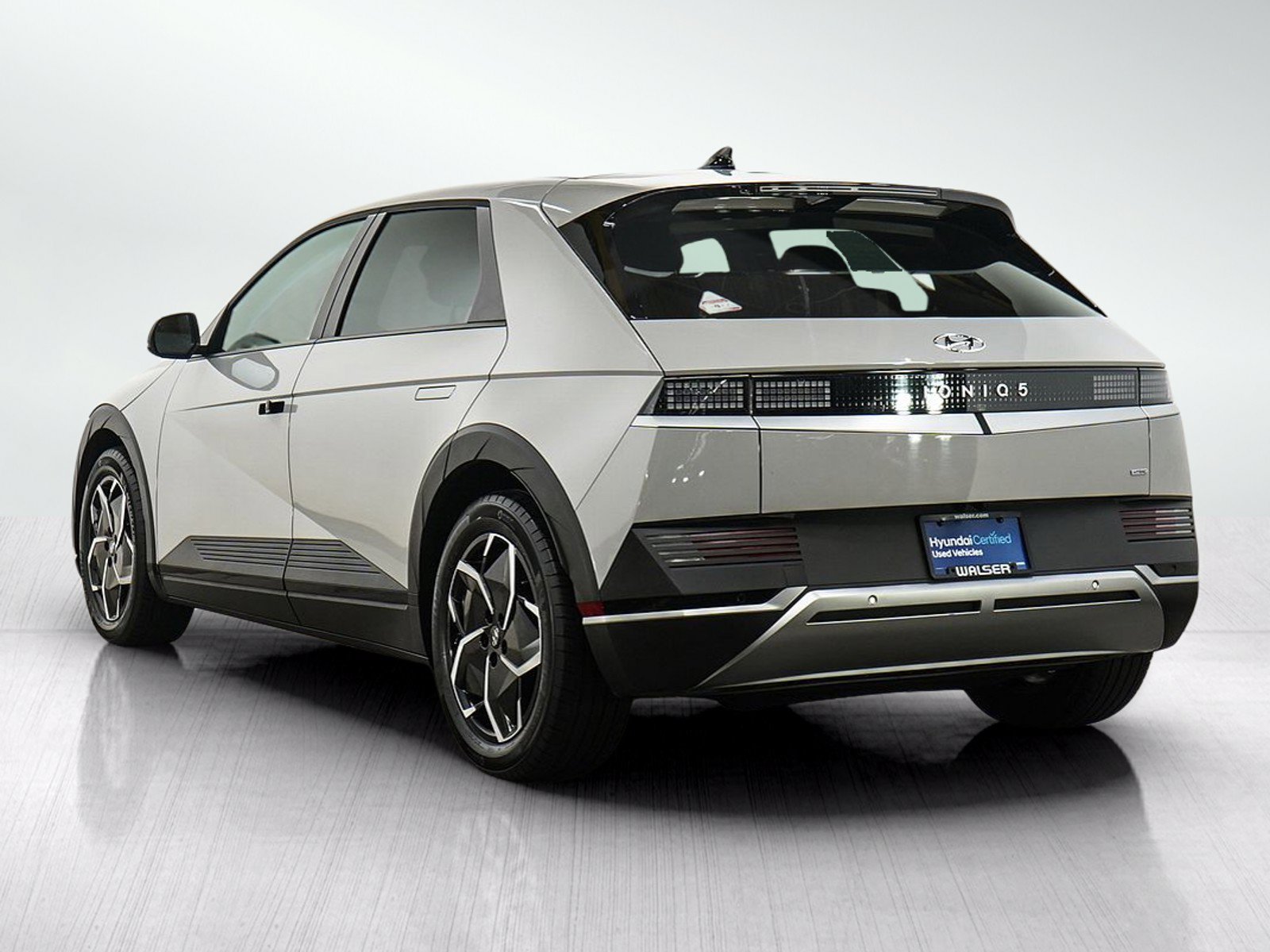 Certified 2024 Hyundai Ioniq 5 SE AWD/4WD image 3