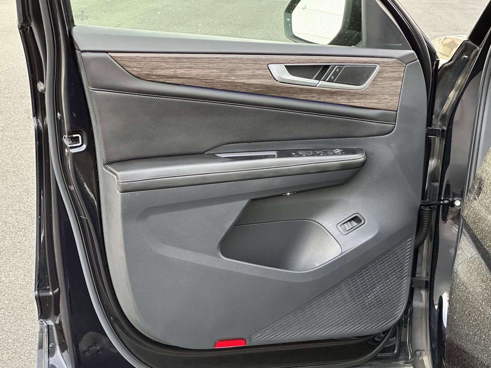 Used 2024 Volkswagen Atlas SEL image 19