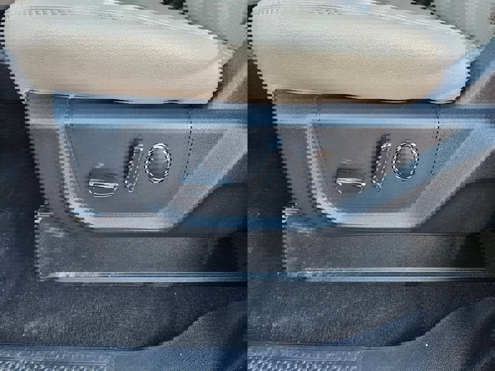 Used 2024 Ford Expedition Max Limited image 23