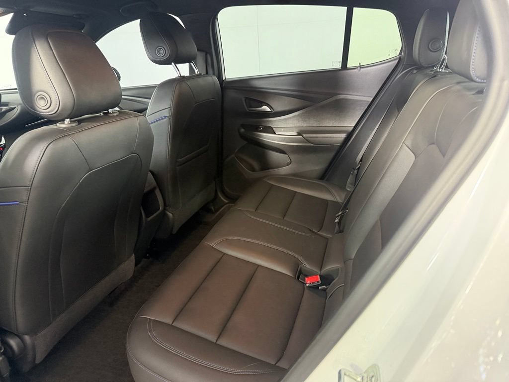 Used 2025 Buick Envista Sport Touring FWD image 18