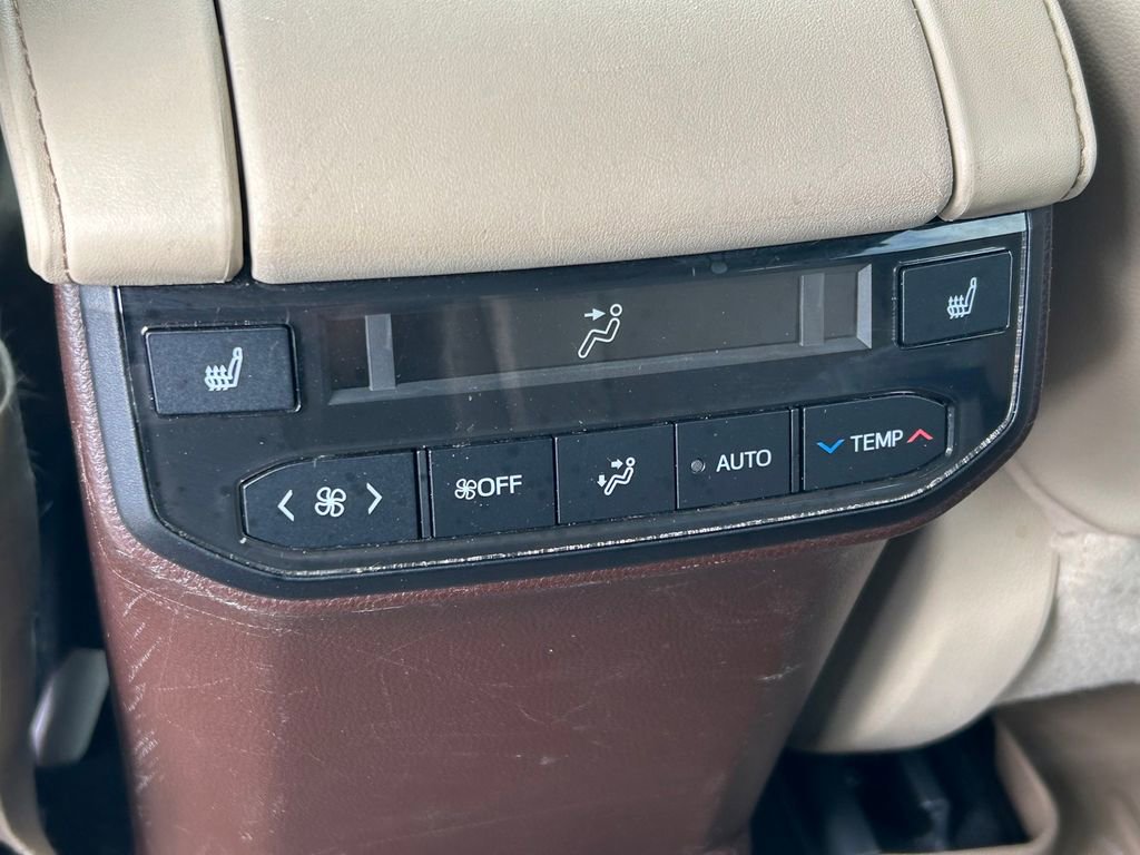Used 2021 Toyota Highlander Platinum image 24