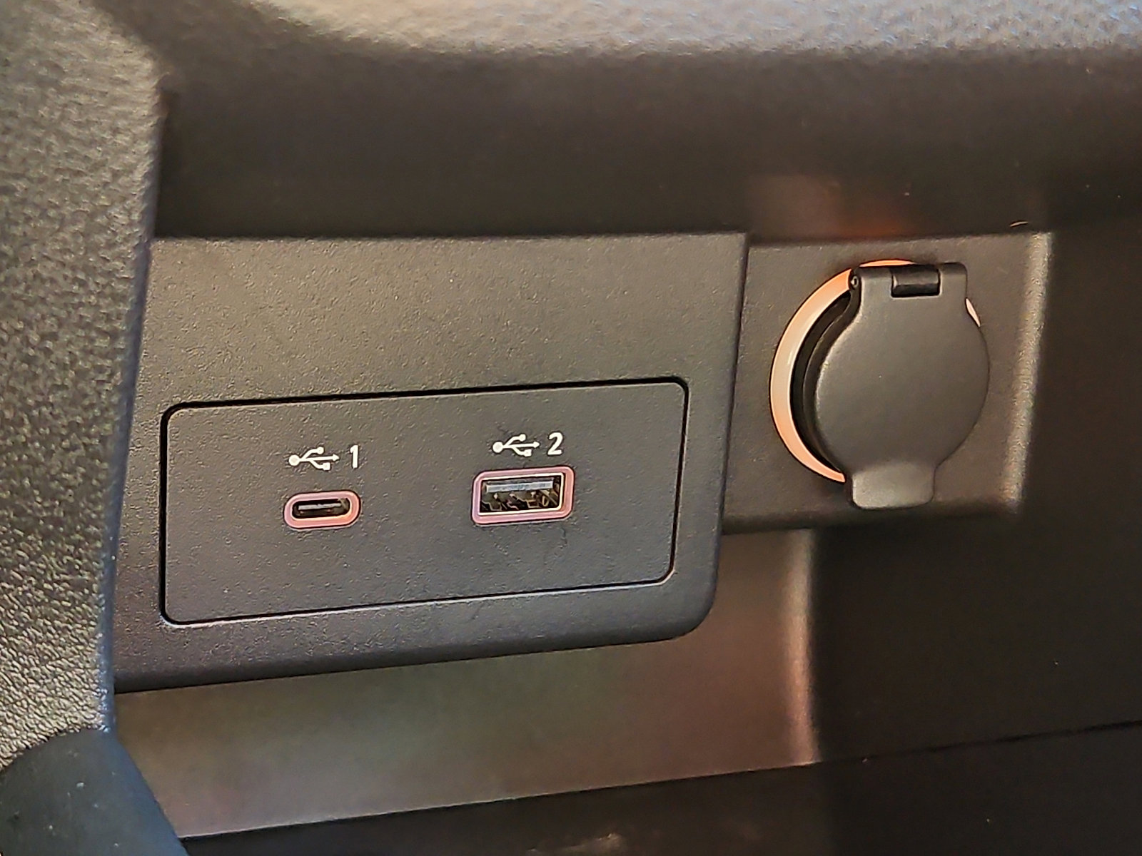 Certified 2023 Nissan Kicks SV image 21