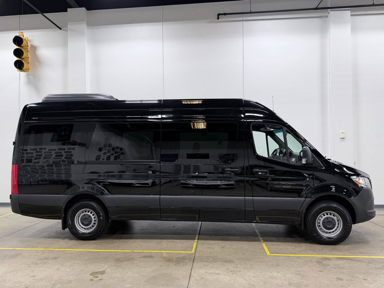 Used 2025 Mercedes-Benz Sprinter 2500 image 8