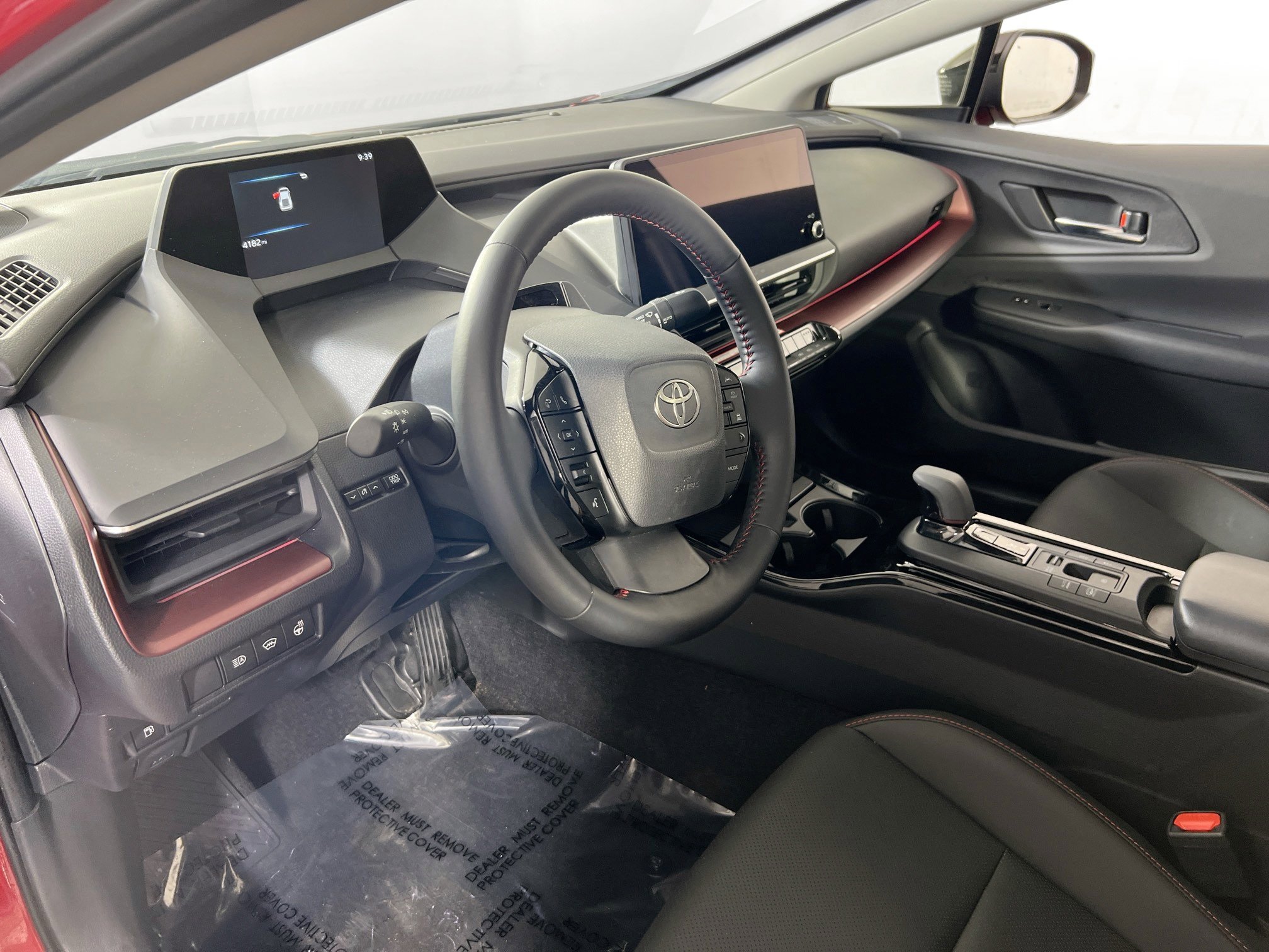 Used 2025 Toyota Prius Plug-In Hybrid image 9