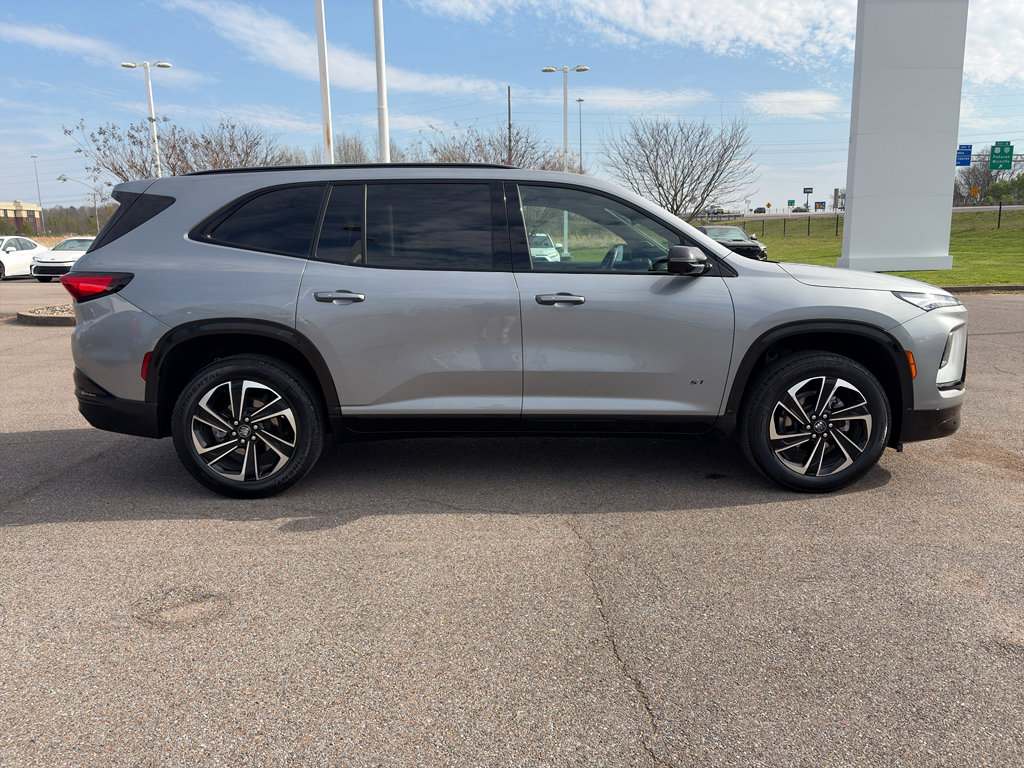 Used 2025 Buick Enclave Sport Touring FWD image 6