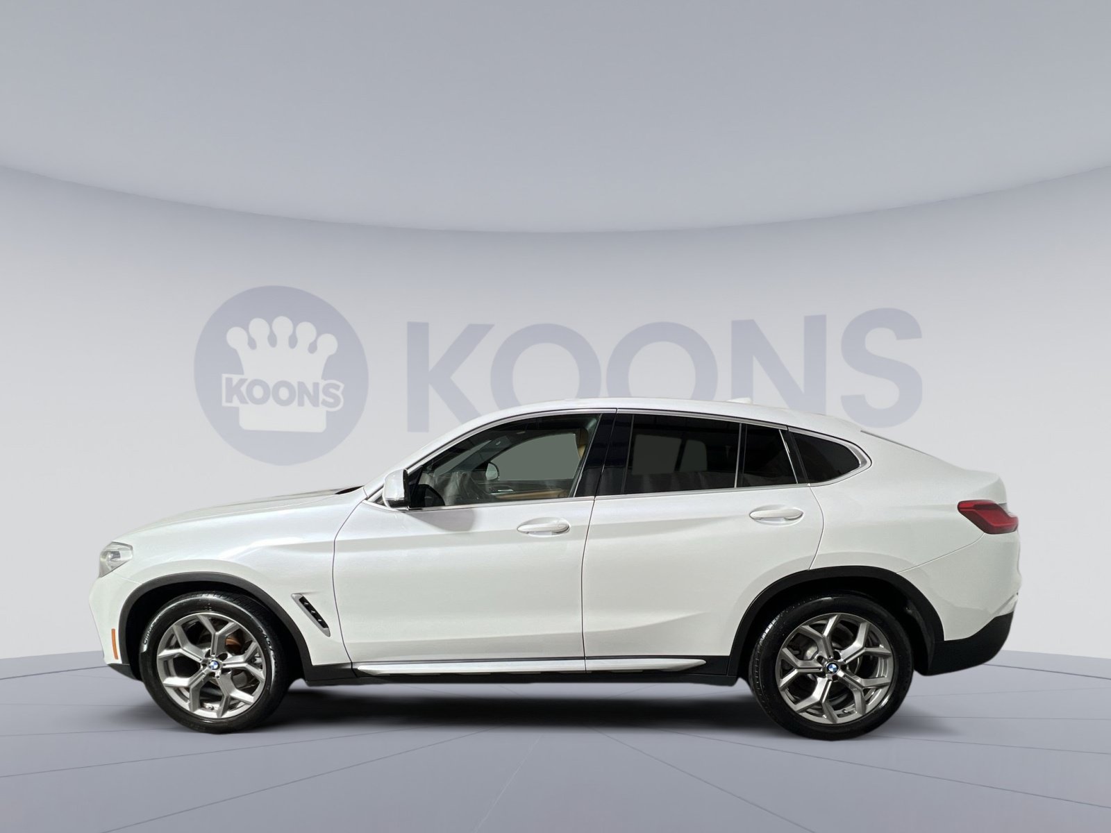 Used 2021 BMW X4 xDrive30i w/ Premium Package AWD/4WD image 2