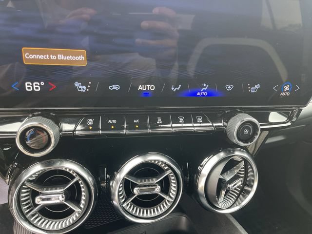Used 2024 Chevrolet Blazer EV LT AWD/4WD image 18