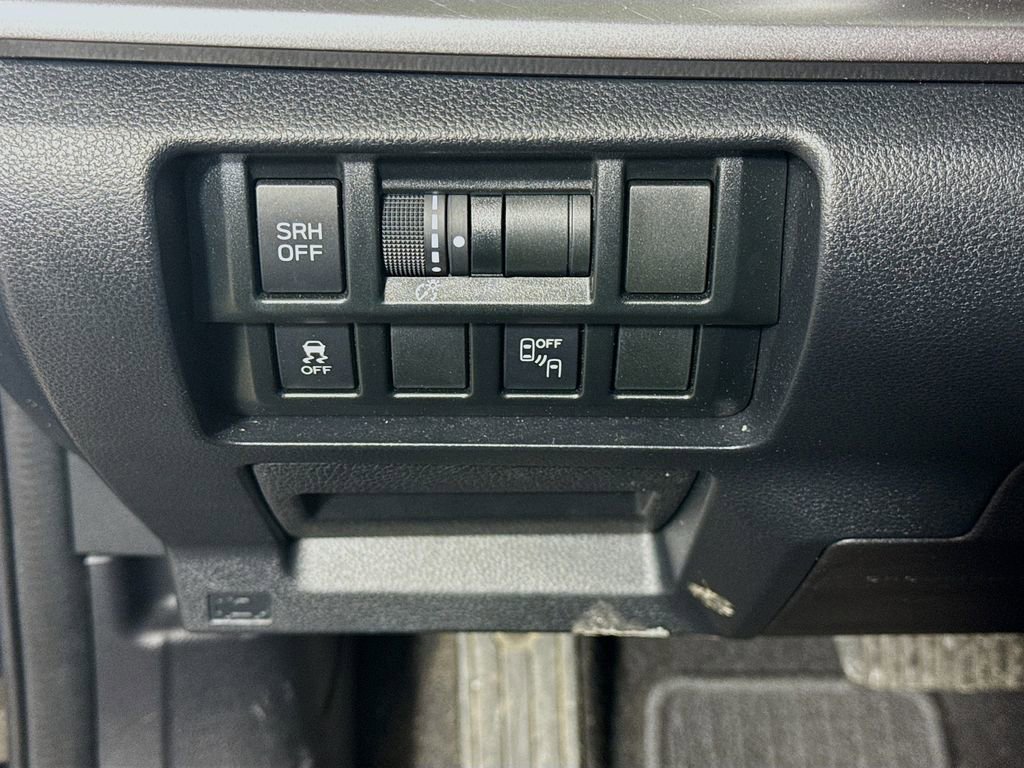 Used 2018 Subaru Crosstrek 2.0i Limited image 6