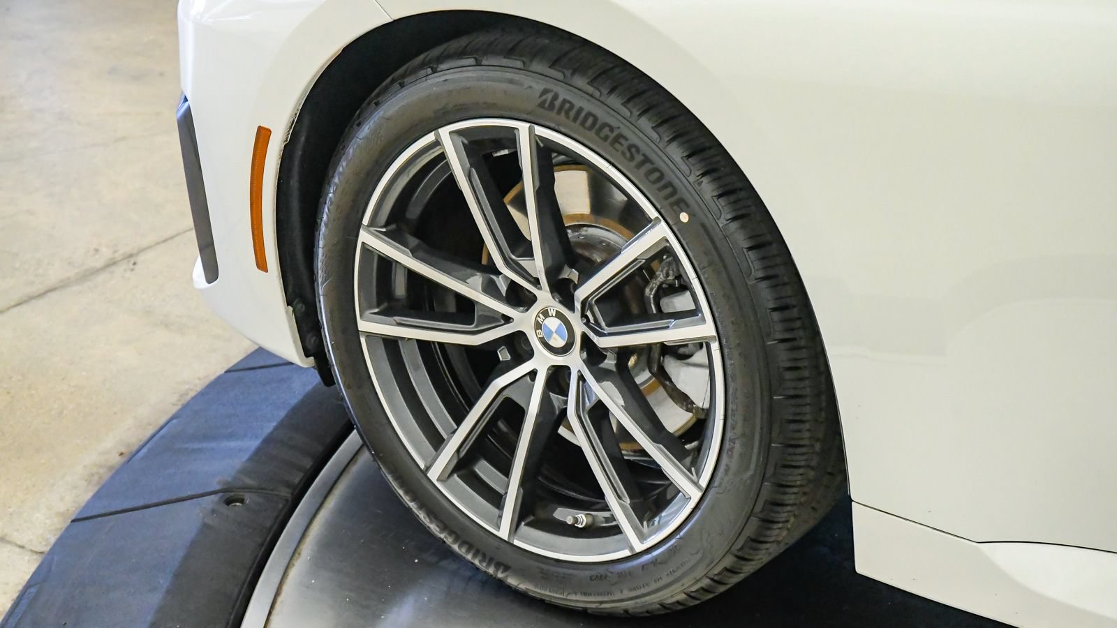 Used 2023 BMW 230i Coupe w/ Convenience Package RWD image 10
