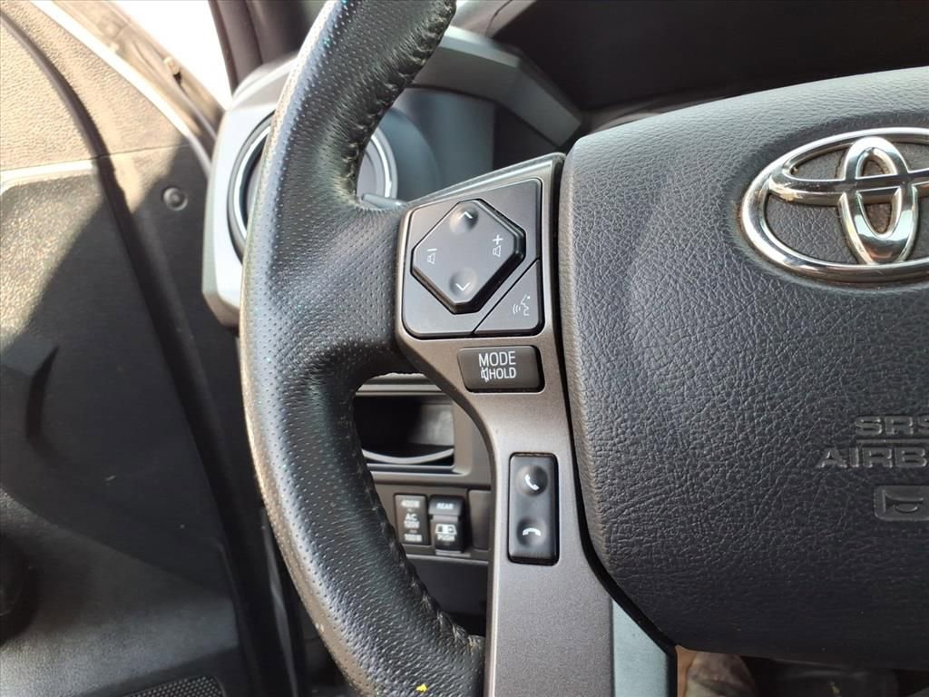Used 2017 Toyota Tacoma TRD Off-Road image 20