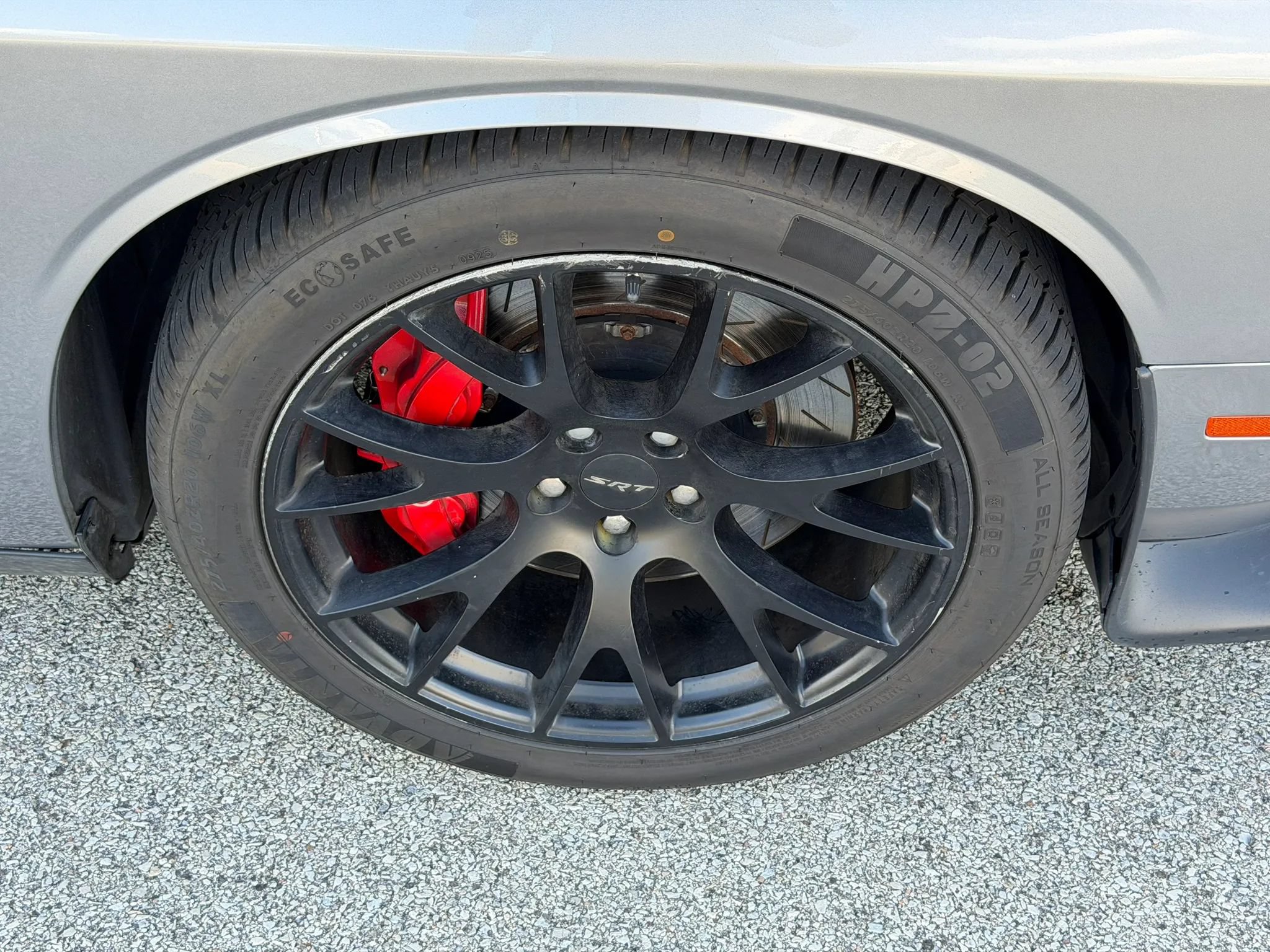 Used 2015 Dodge Challenger SRT RWD image 12