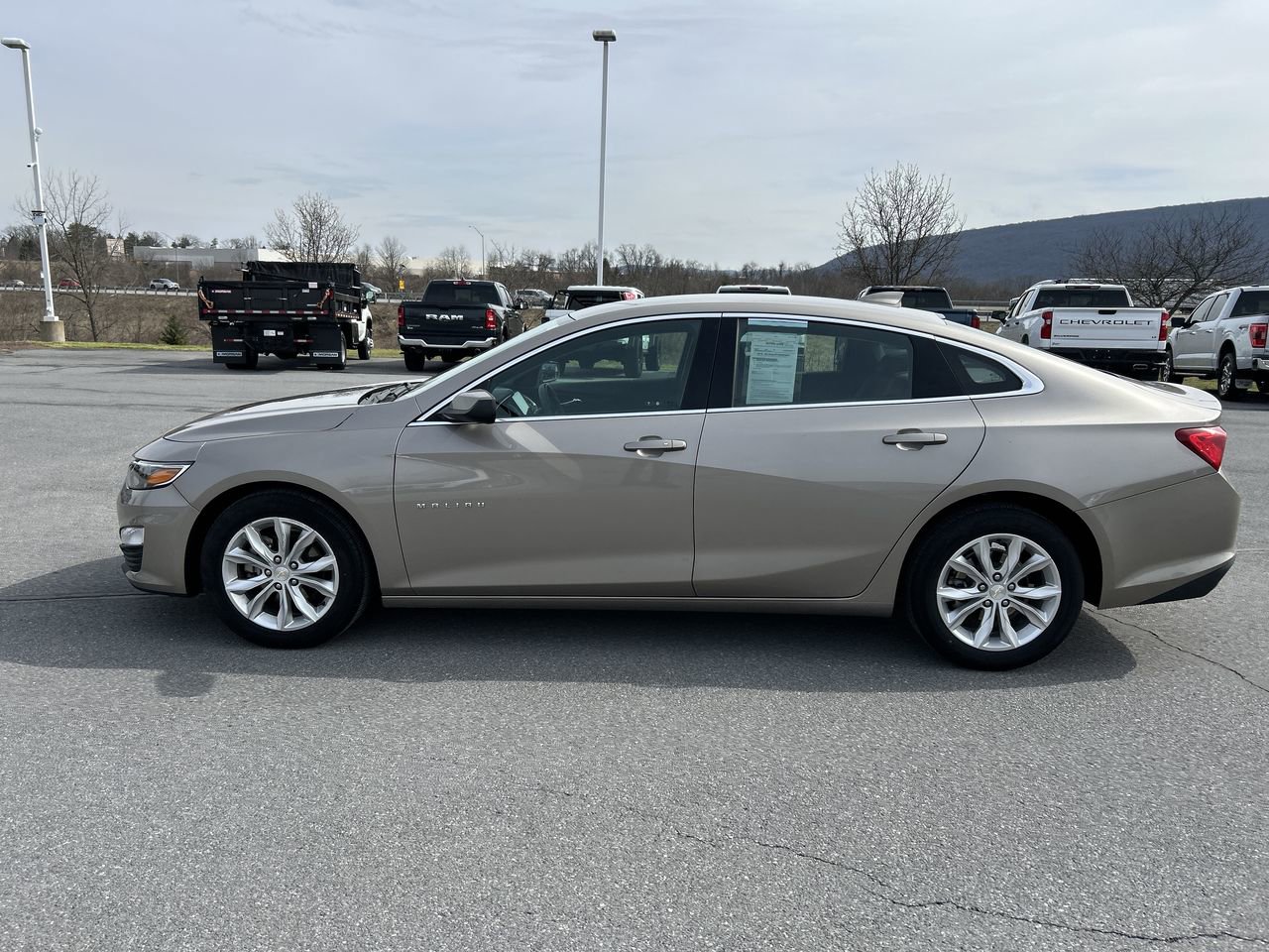 Used 2024 Chevrolet Malibu LT image 4