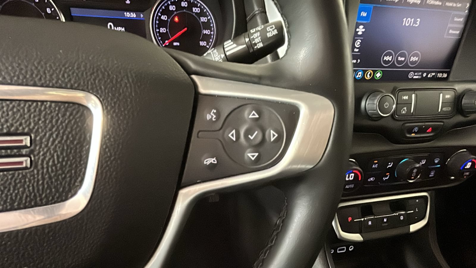 Used 2024 GMC Terrain SLT AWD/4WD image 19