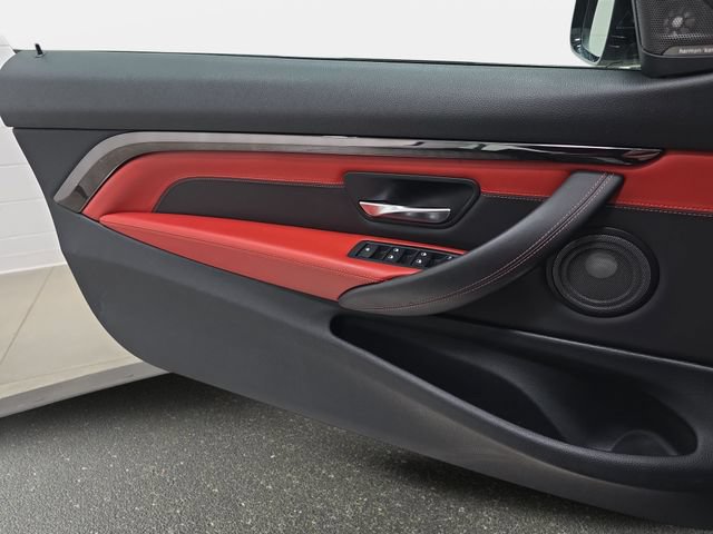 Used 2016 BMW M4 Convertible RWD image 23