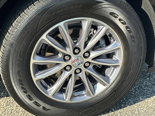 Used 2024 Buick Enclave Essence w/ Technology Package FWD image 16