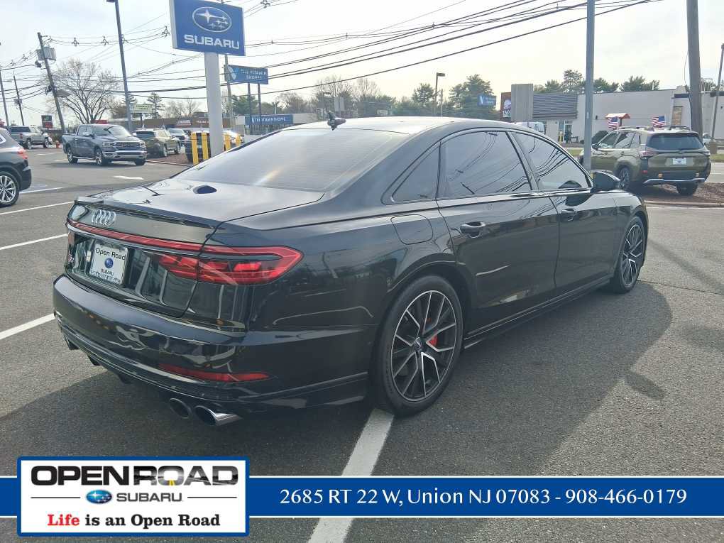 Used 2020 Audi S8 L w/ S8 Executive Package image 7