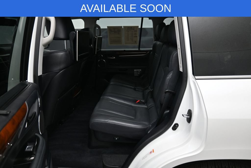 Used 2016 Lexus LX 570 4WD w/ Luxury Package image 34
