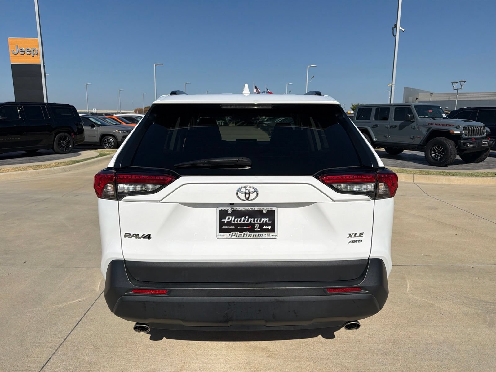 Used 2025 Toyota RAV4 XLE AWD/4WD image 4