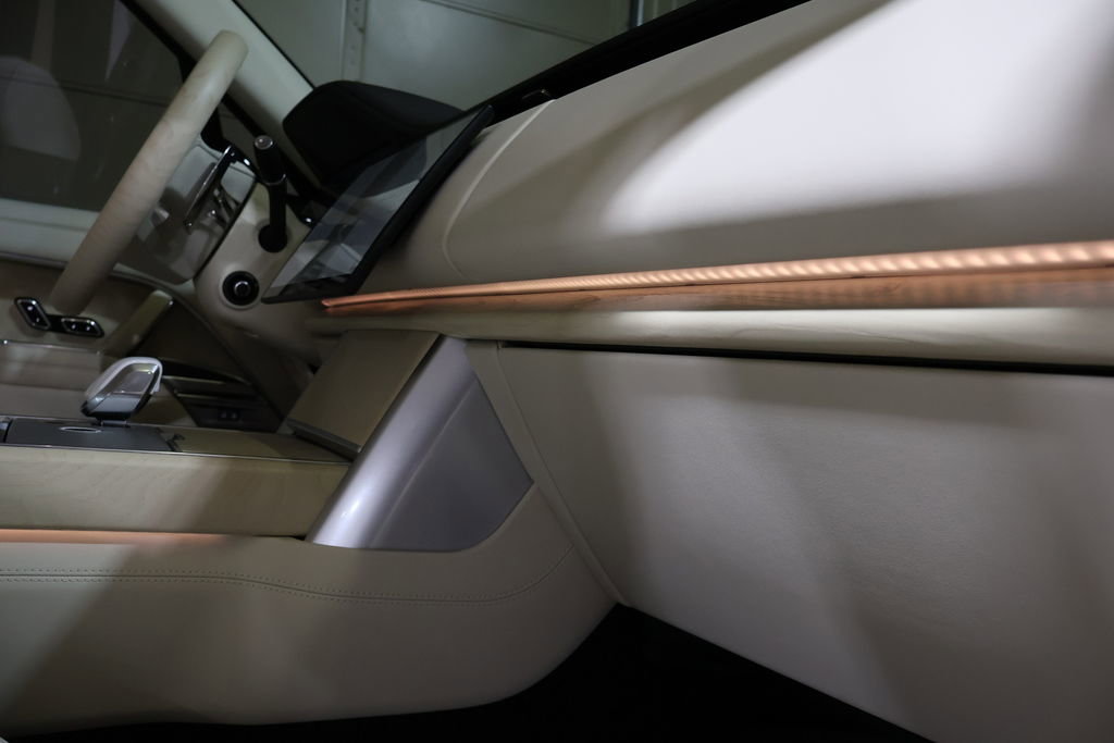 Used 2024 Land Rover Range Rover Long Wheelbase SE image 51