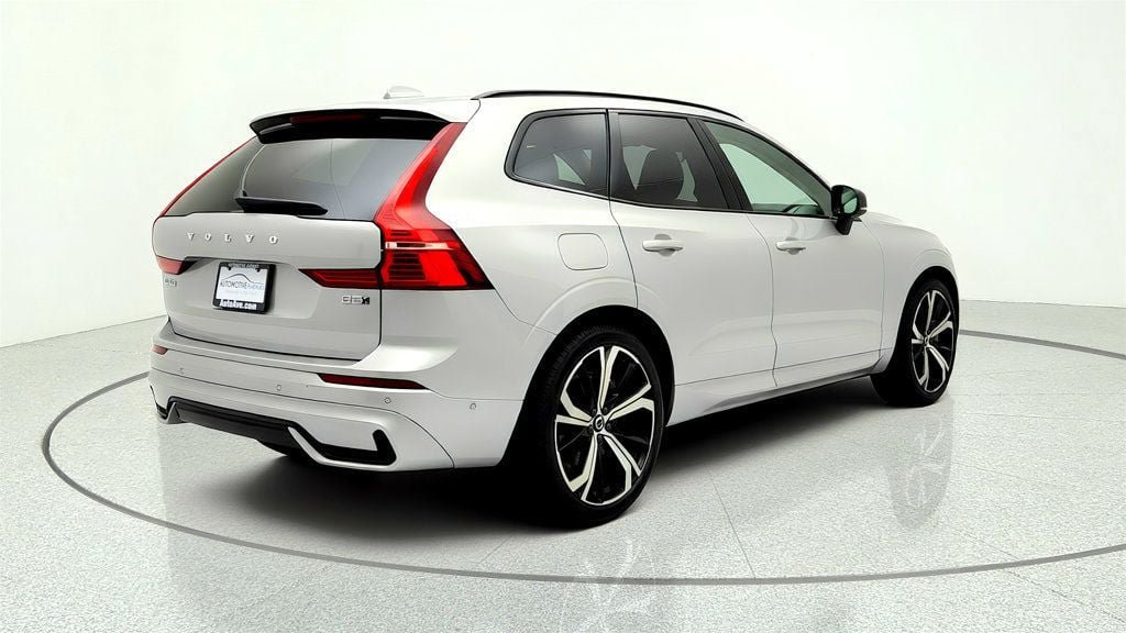 Used 2025 Volvo XC60 B5 Ultra w/ Climate Package AWD/4WD image 5