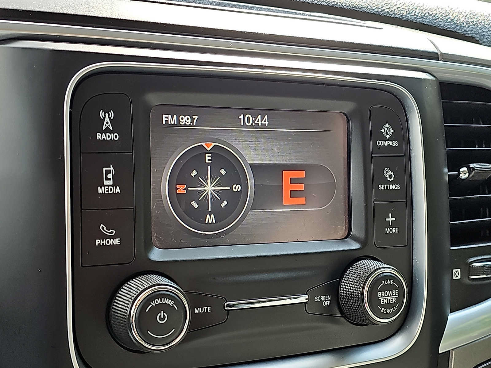 Used 2022 RAM 1500 Classic SLT AWD/4WD image 24