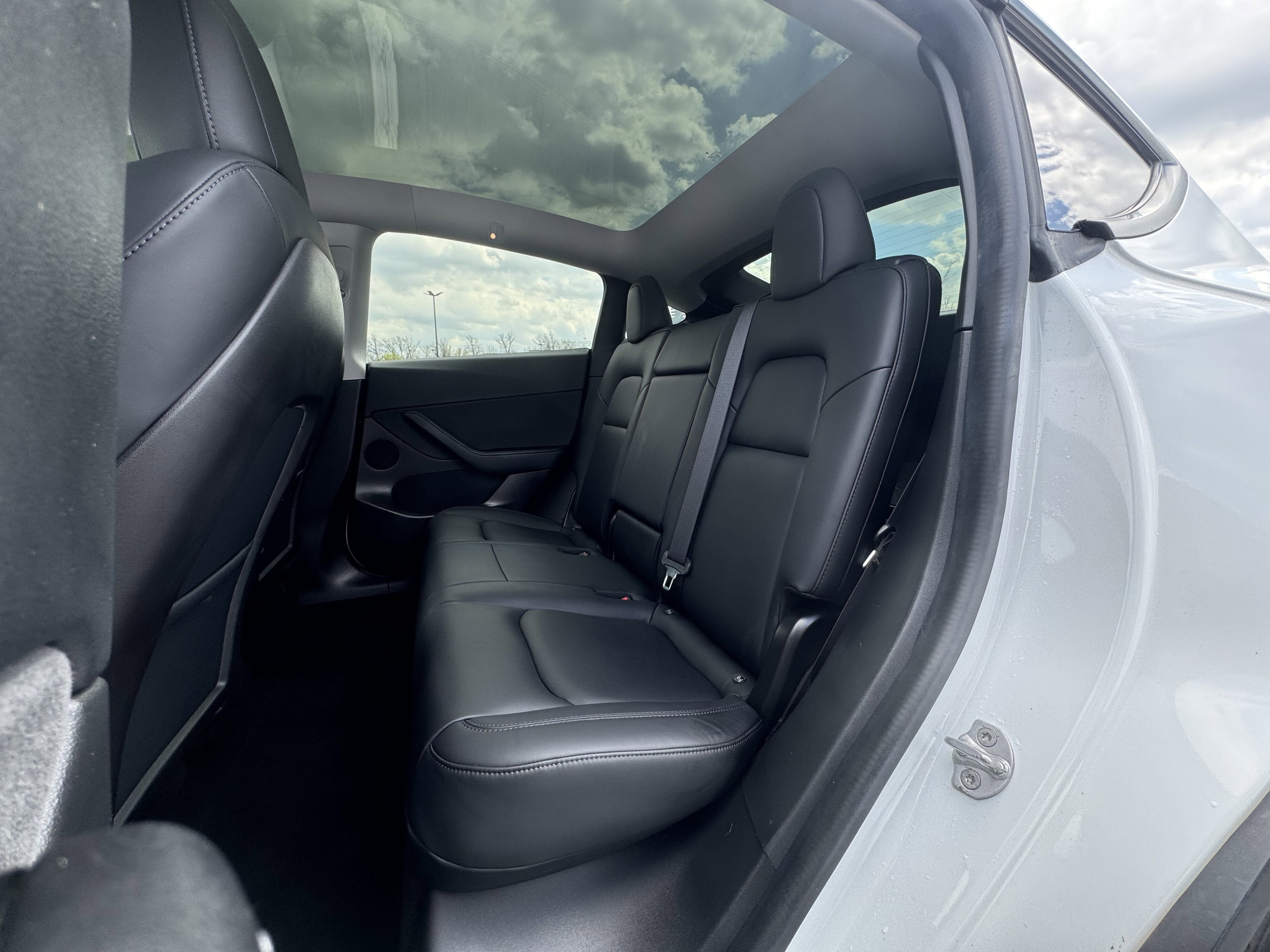 Used 2020 Tesla Model Y Long Range image 28