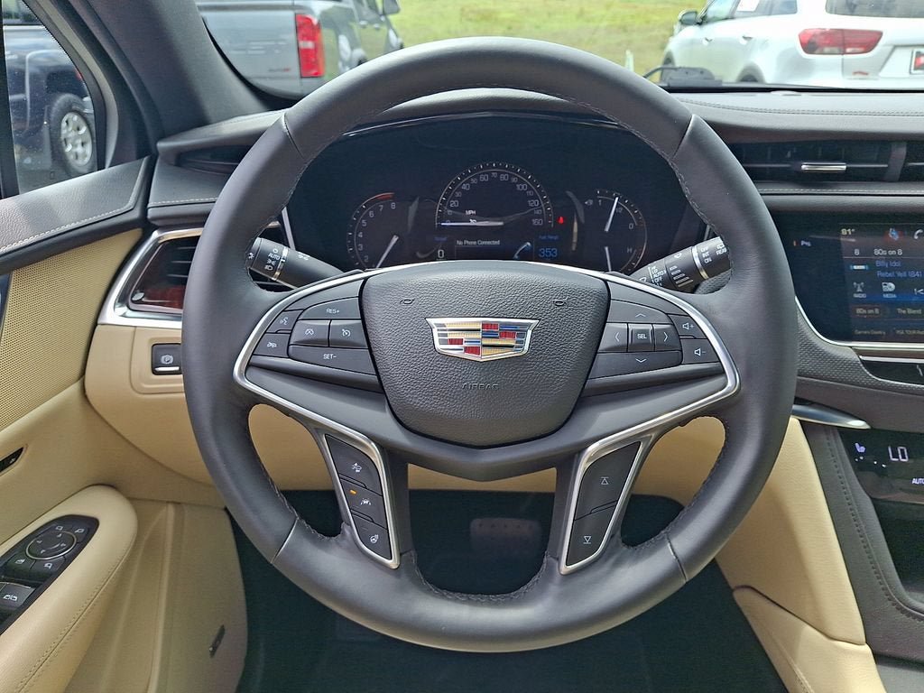 Used 2017 Cadillac XT5 Luxury w/ Driver Awareness Package AWD/4WD image 19