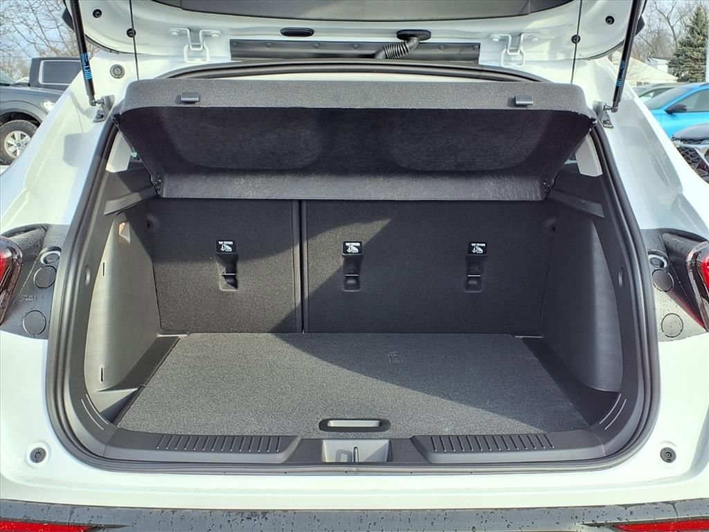 New 2026 Chevrolet Trax ACTIV w/ Driver Confidence Package image 8