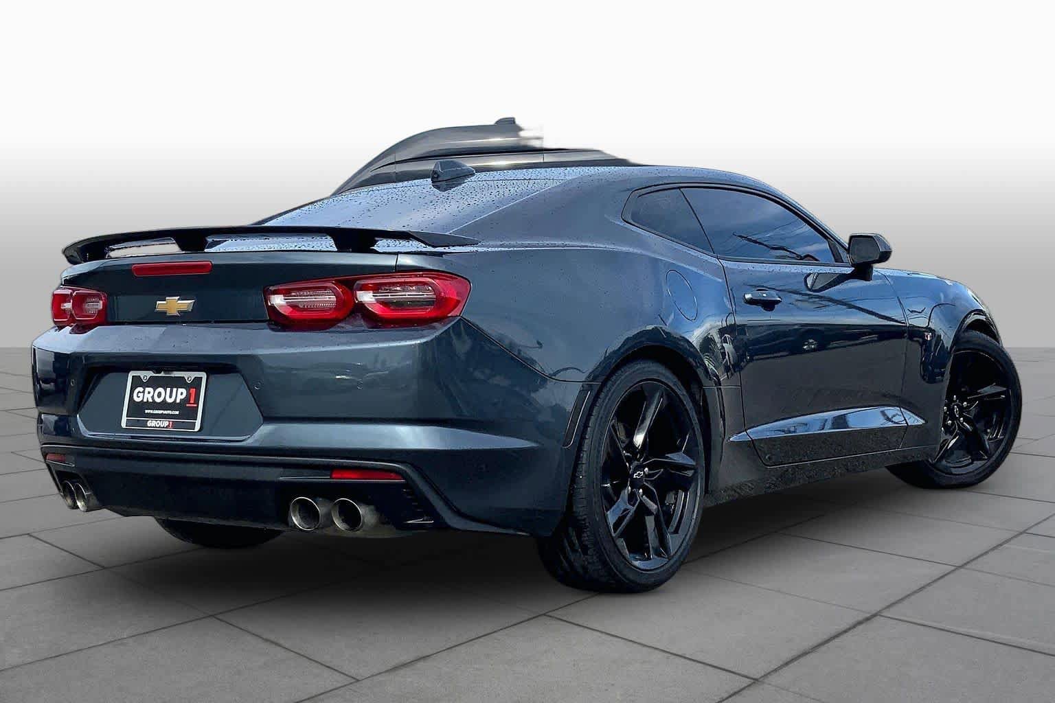 Used 2022 Chevrolet Camaro LT RWD image 11