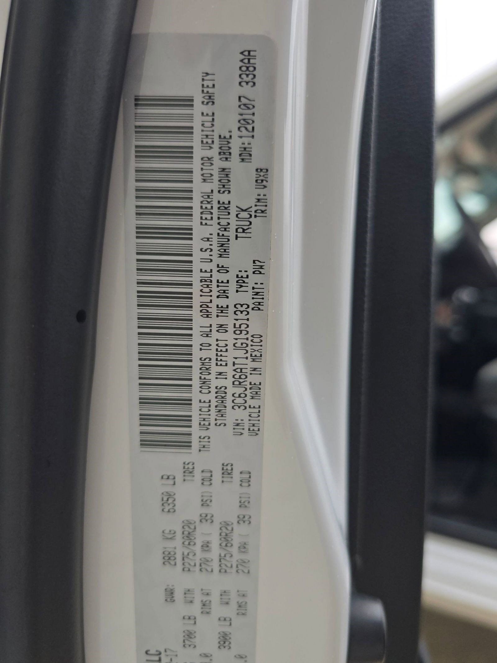 Used 2018 RAM 1500 Express image 14