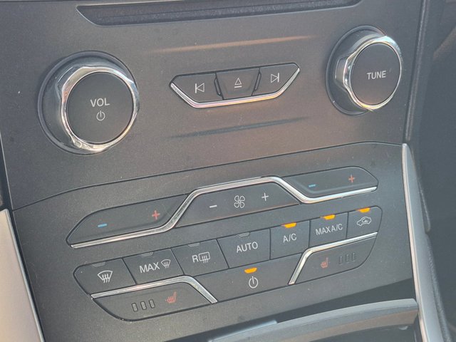 Used 2017 Ford Edge SEL w/ Equipment Group 201A AWD/4WD image 9
