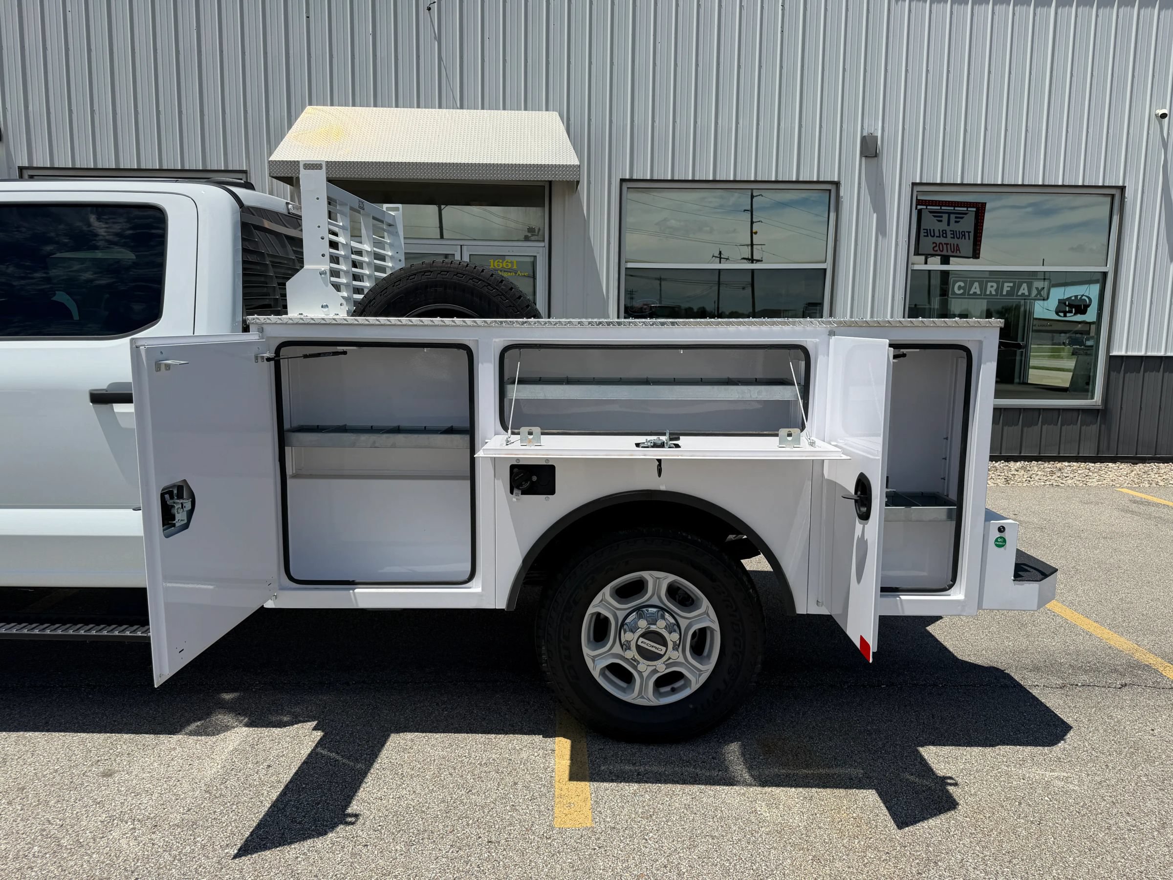 Used 2025 Ford F350 XLT AWD/4WD image 8