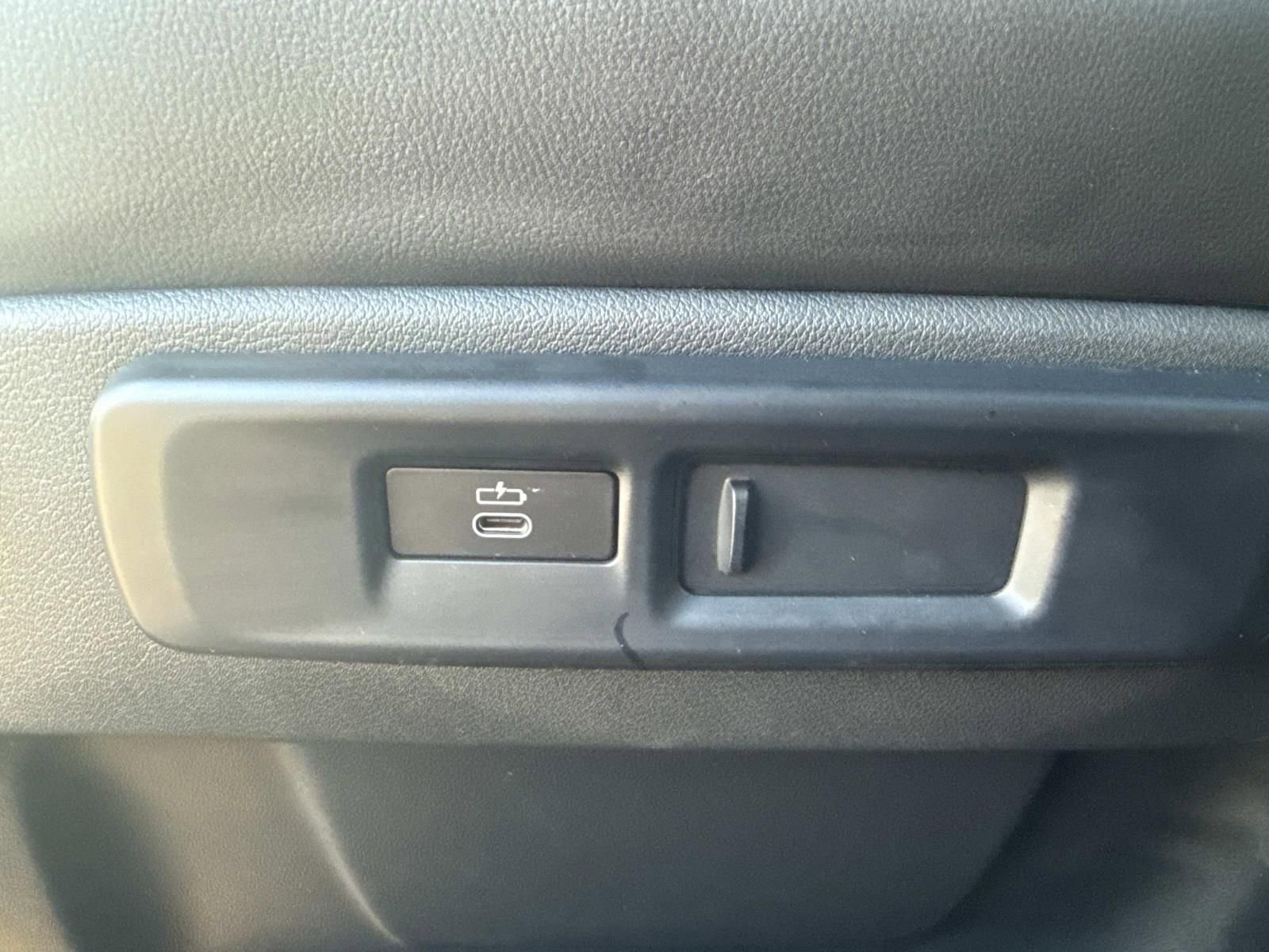 Used 2022 BMW X5 sDrive40i w/ Premium Package image 14