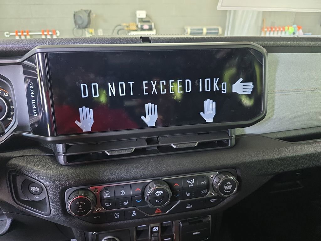 New 2026 Jeep Gladiator Sport AWD/4WD image 22