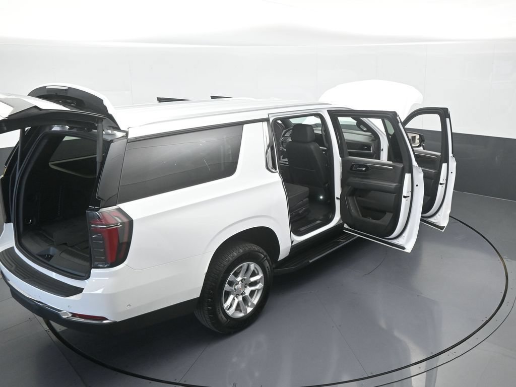 Used 2025 Chevrolet Suburban LT RWD image 75
