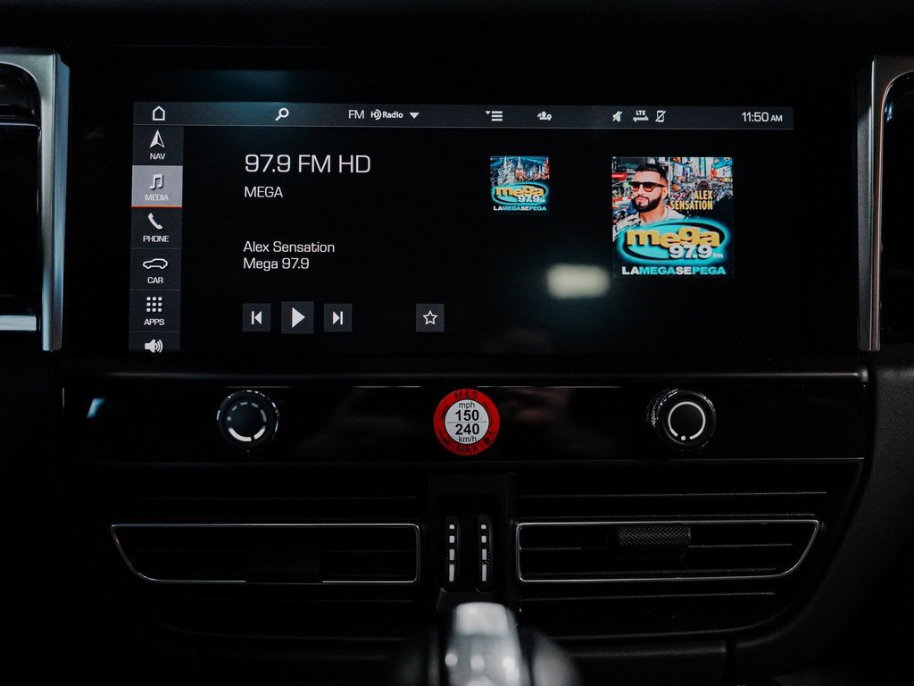 Used 2023 Porsche Macan image 19