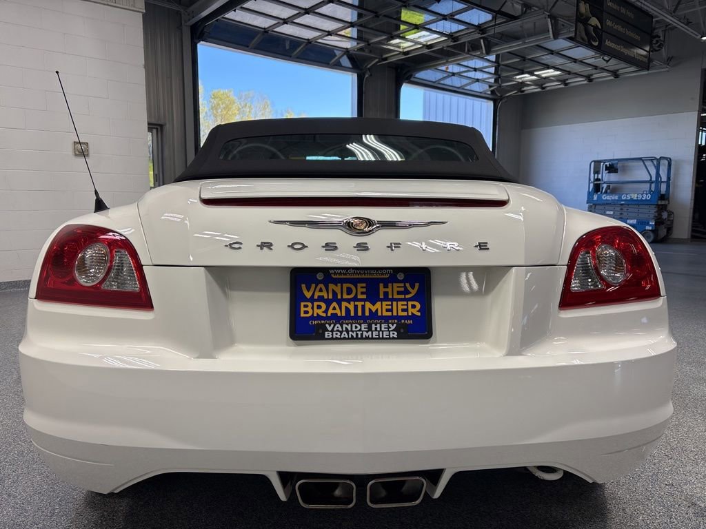 Used 2006 Chrysler Crossfire Limited RWD image 6