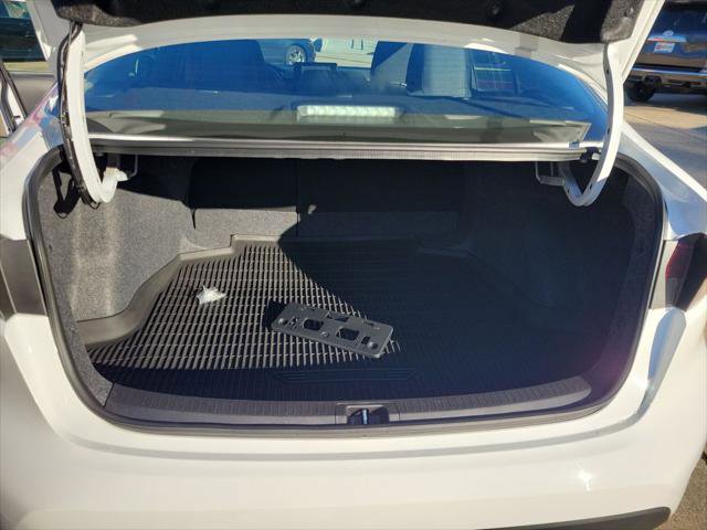 Certified 2025 Toyota Corolla LE image 28