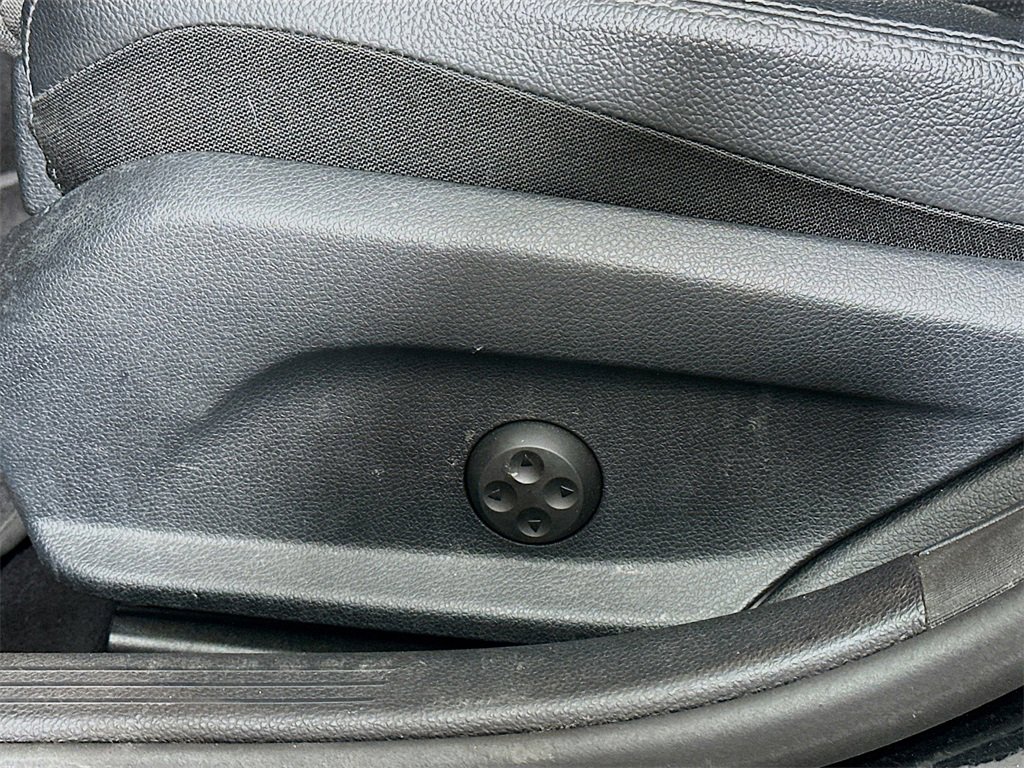 Used 2020 Mercedes-Benz C 300 4MATIC Sedan w/ AMG Line image 23